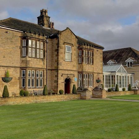 Rogerthorpe Manor Hotel Pontefract Esterno foto
