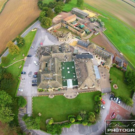 Rogerthorpe Manor Hotel Pontefract Esterno foto