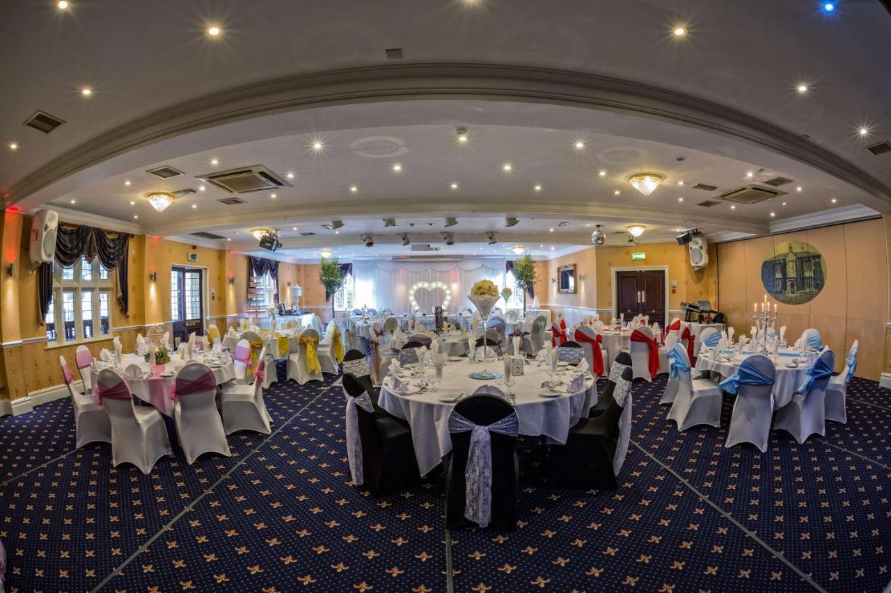 Rogerthorpe Manor Hotel Pontefract Esterno foto