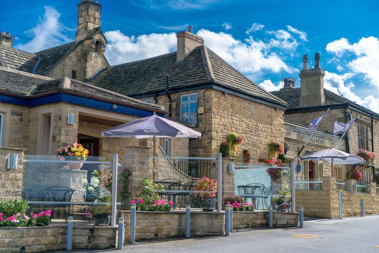 Rogerthorpe Manor Hotel Pontefract Esterno foto