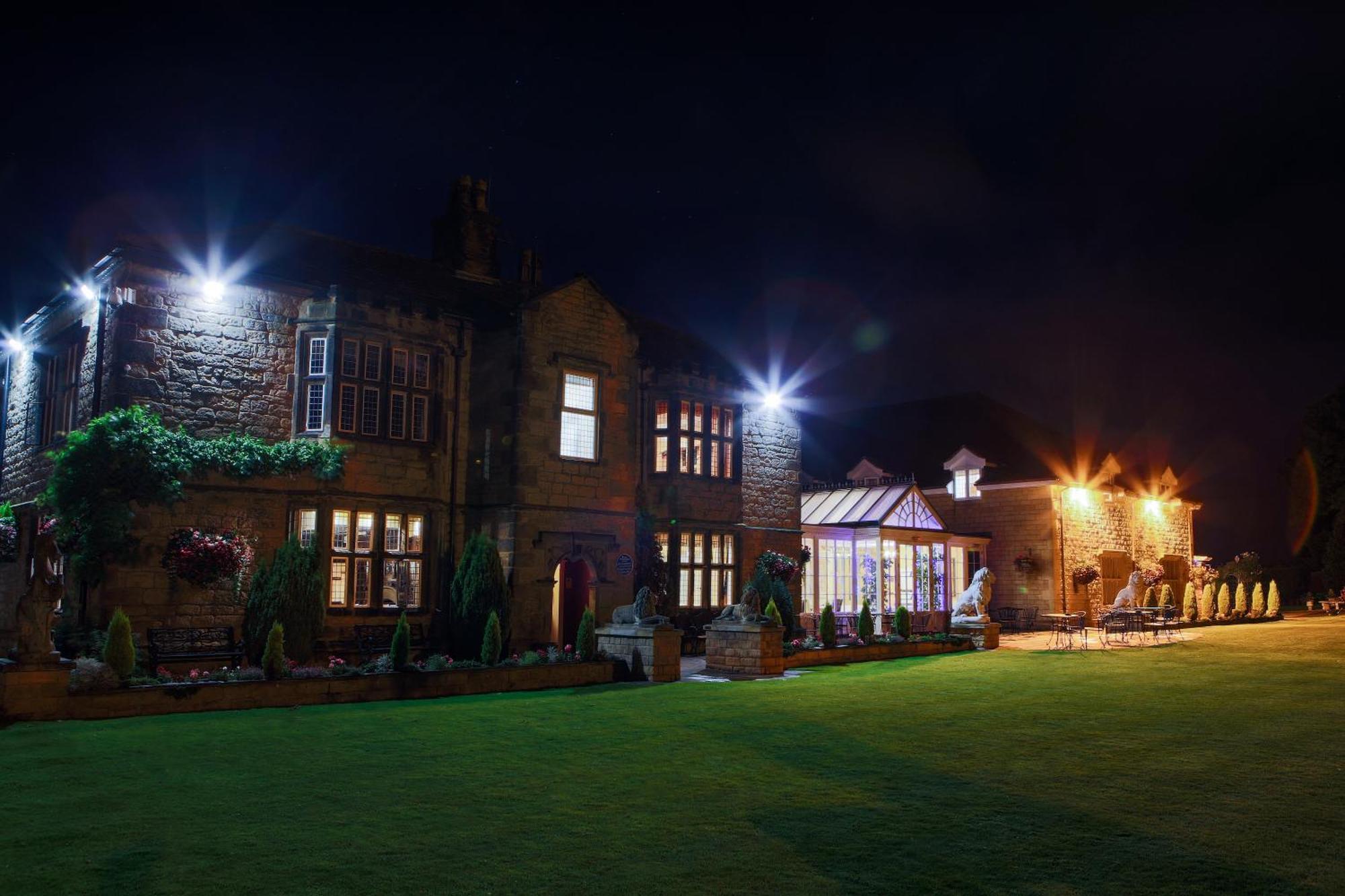 Rogerthorpe Manor Hotel Pontefract Esterno foto