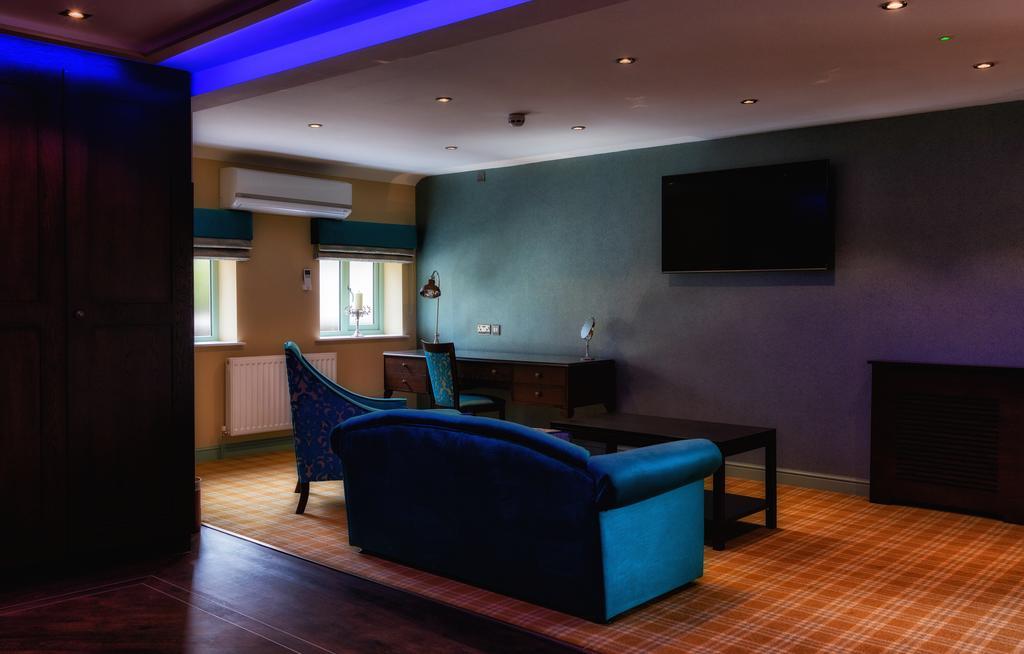 Rogerthorpe Manor Hotel Pontefract Esterno foto