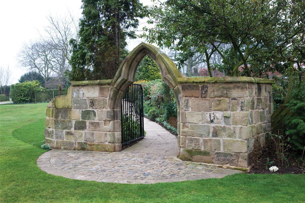 Rogerthorpe Manor Hotel Pontefract Esterno foto